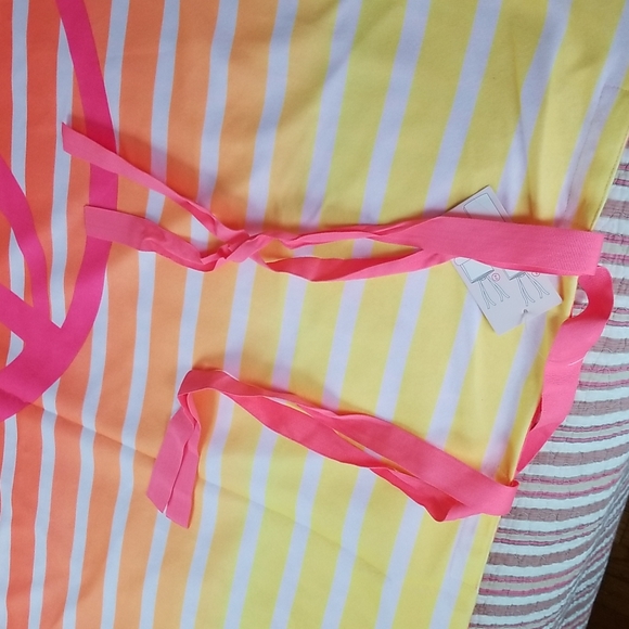 Victoria's Secret Beach Blanket - Never Used - Picture 7 of 12